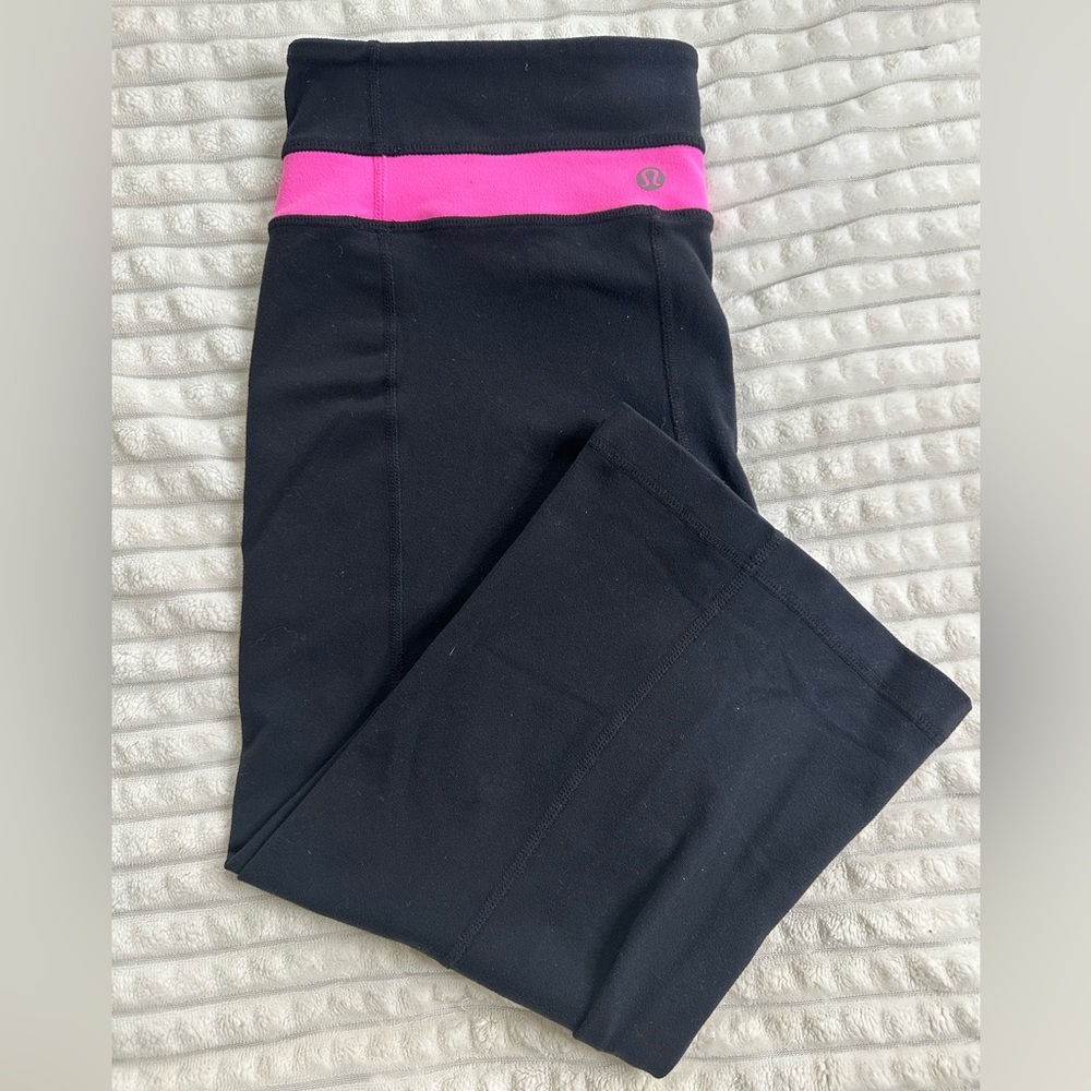 Lululemon black cropped leggings